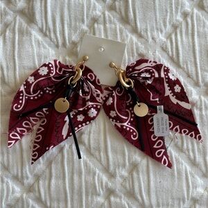 Free People Red Ariana Ost Mae‎ Scarf Dangle Earrings NWT Bandanna Bow Western